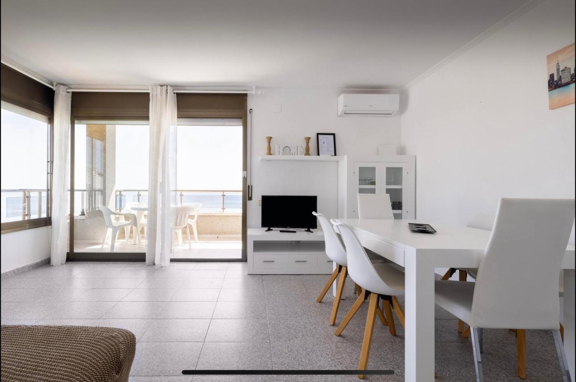Beach Apartment In กาลาเฟลล์ ภายนอก รูปภาพ